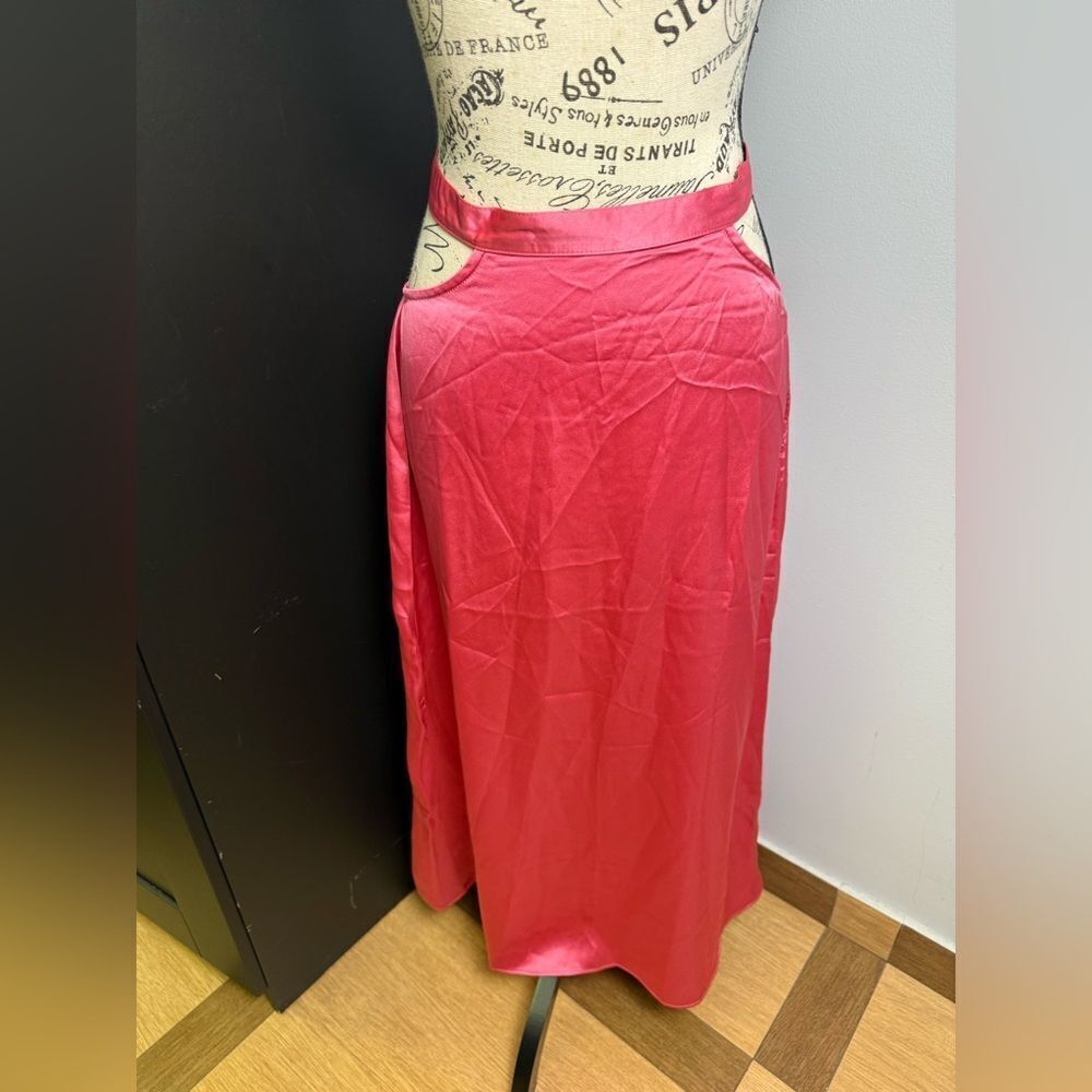 Weworewhat cut-out midi skirt NWT Size M
